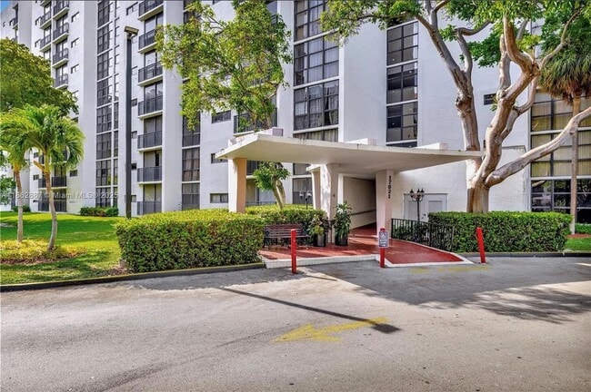 Photo - 17021 N Bay Rd Unit 809