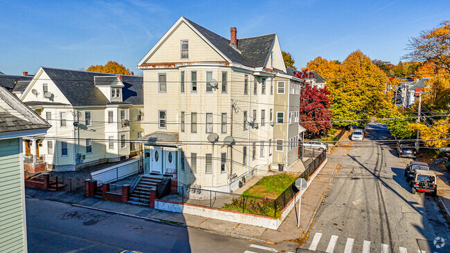 Building Photo - 150 Pleasant St Rental