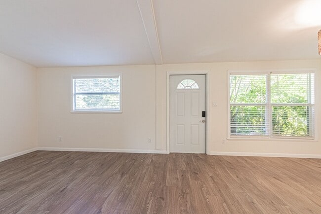 Photo - Annual Rental – Pet-Friendly Charming Napl...