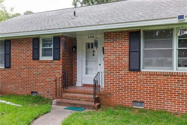 Photo - 4200 Dartmouth St
