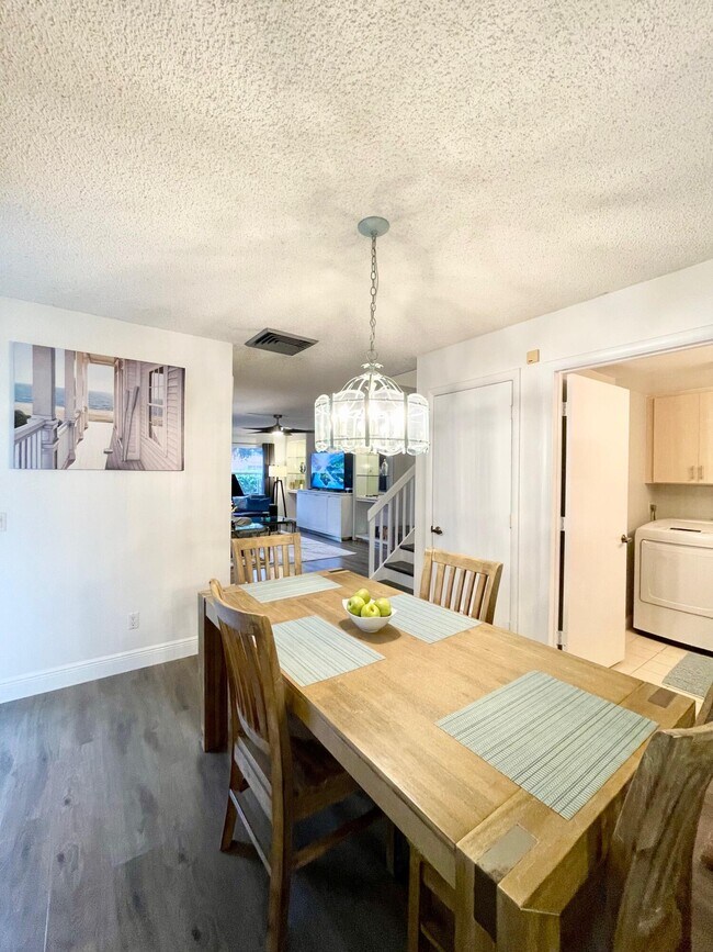 Photo - 1917 Stratford Way