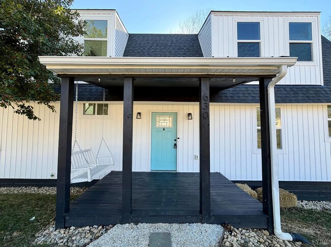 Photo - 630 Selene St