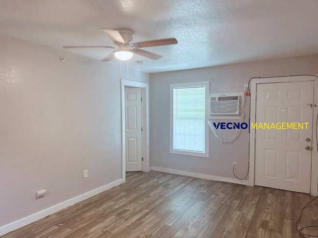 Photo - 2305 Pinn Rd