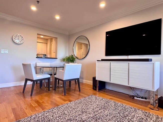 Photo - NO FEE!!  1 bed penthouse in Back Bay elevator building with doorman!