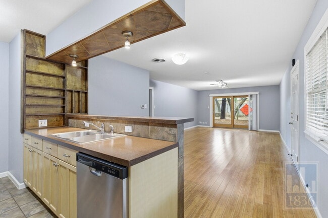 Photo - 2416 S 5th St