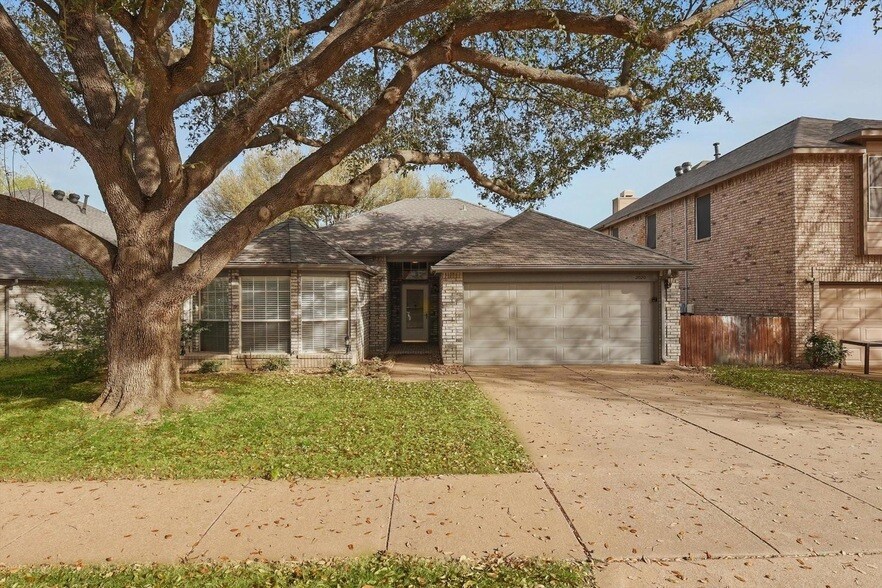 Photo - 2020 Brookville Ln