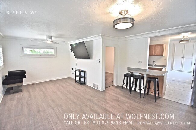Photo - 857 Elm Ave