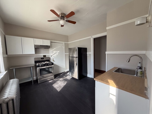 Photo - 2000 E Newberry Blvd Unidad Lower