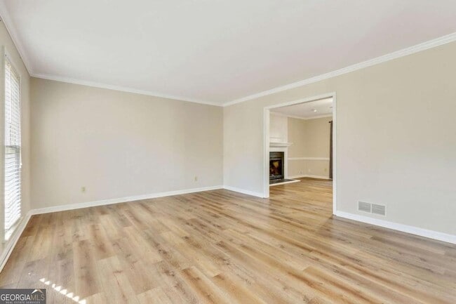 Photo - 4365 Burnleigh Chase NE