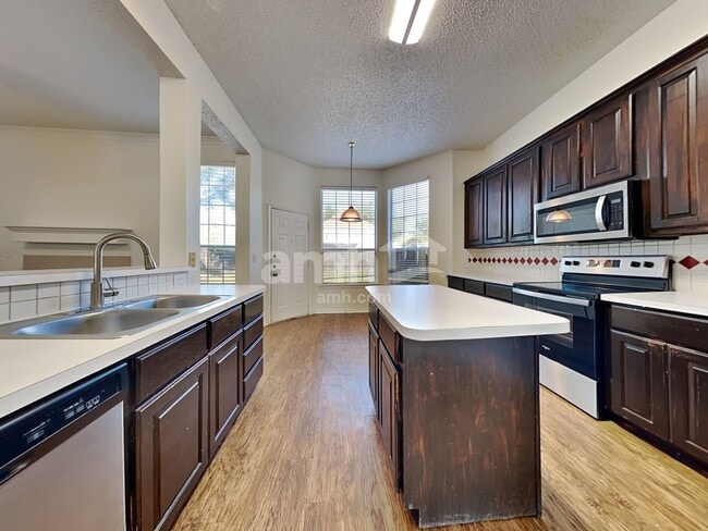 Photo - 601 Ridgemont Dr