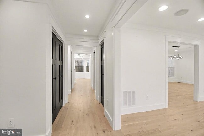 Photo - 24 Lipscomb Ct