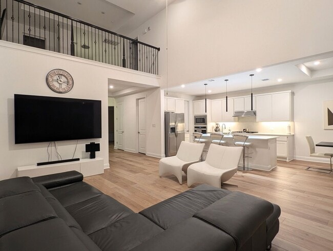 1113 Villa Rialto View