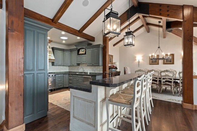 Building Photo - Beautiful 4 bedroom 3.5 bath alongside the Wasatch Mountains!