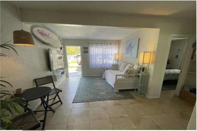 Photo - 350 NW 5th Ave