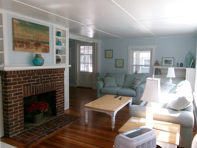16 Lopresti Rd