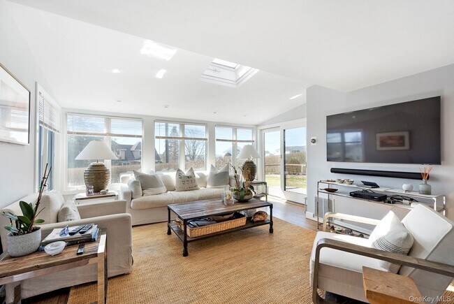 Photo - 23 Landing Ln