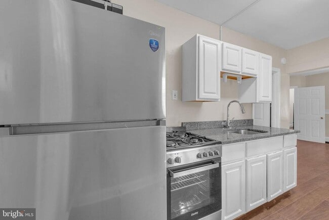 Building Photo - 315 Burlington Ave