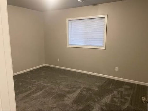 Photo - 210 2nd St SE