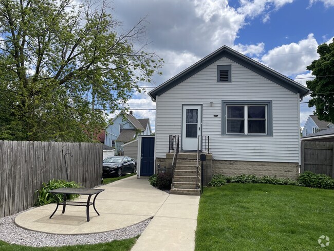 Private patio - 443 E Dover St Unit A Rental