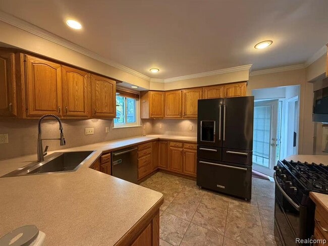 Photo - 3245 Parker Dr