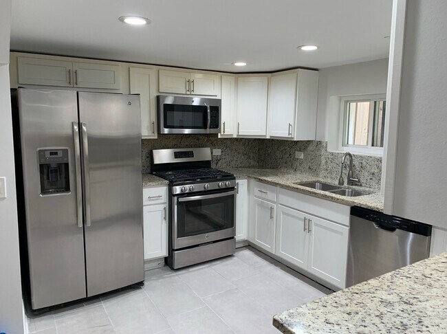 Photo - 5123 N Bernard St