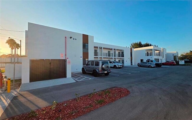 Photo - 16955 SW 100th Ave Unit 1-01