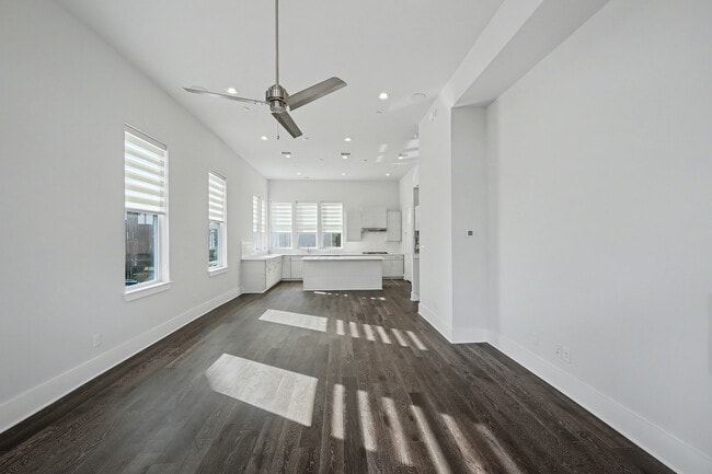 Photo - 381 E Greenbriar Ln