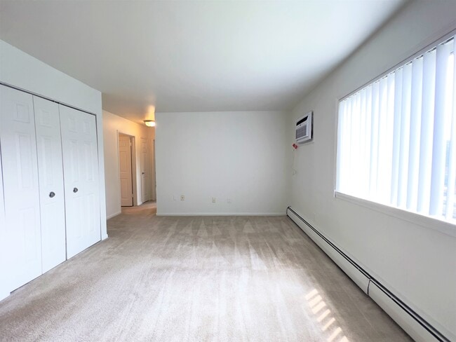 2BR, 1BA 800 SF - Living Room