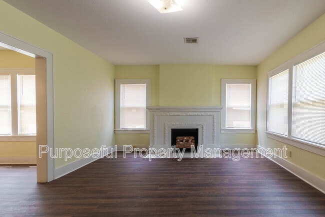 Photo - 728 NE 15th St