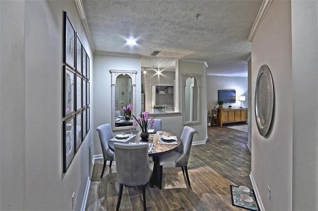 Photo - 240 E Belle Isle Rd NE Unidad 115