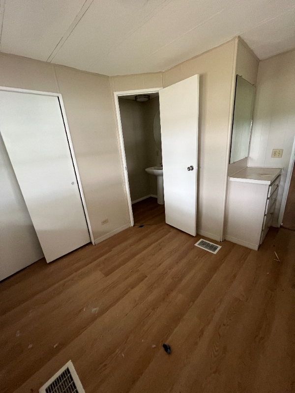 Building Photo - 4538 Charter St Rental