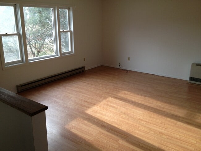 Building Photo - 42 Valley Ridge Rd Unit 42 valley ridge rd Rental