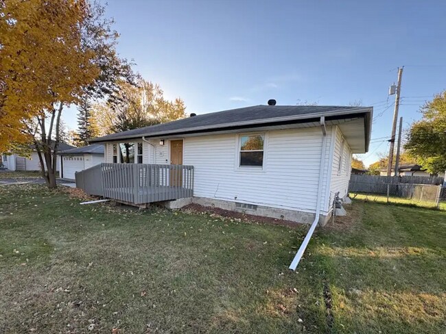 Photo - 1011 64th Ave N