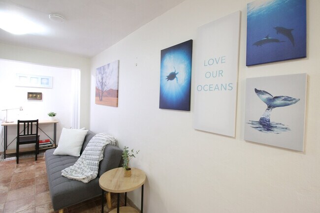 Photo - 2428 Alki Ave SW Unidad SI ID1051267P