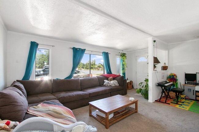 Building Photo - 1701 W Mulberry St Unit 1701 W. Mulberry