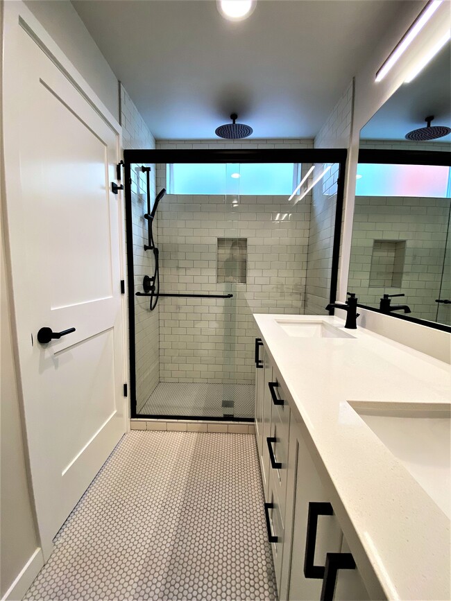 Photo - 1525 17th Ave S