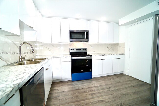Building Photo - 2750 NE 183rd St Unit 2304 Rental