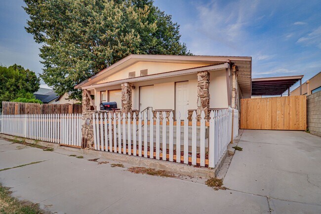 Photo - 2106 E St Unit 2106 E St