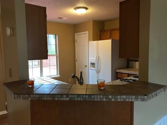 Photo - 2989 Garland Dr SW