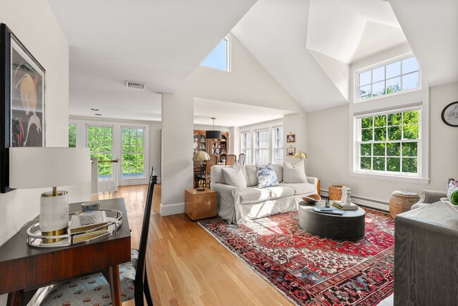 Photo - 427 Westfield St Unidad ID1262021P