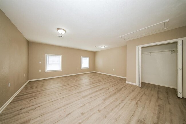 Photo - 5025 Brookdale Dr