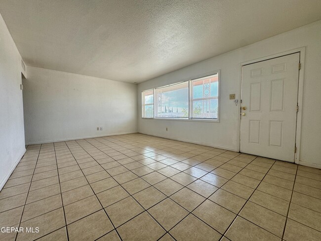 Photo - 209 San Saba Rd