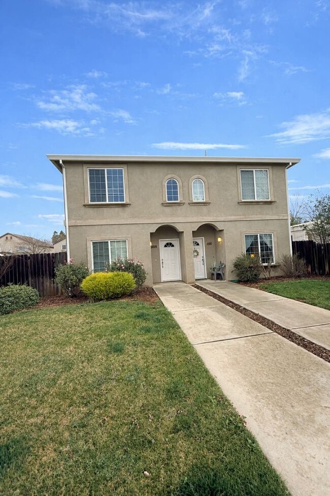 Photo - Fantastic 3 Bedroom, 2.5 Bath Townhouse!