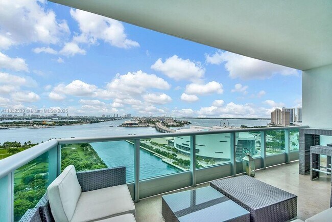 Building Photo - 900 Biscayne Blvd Unit 2507 Rental
