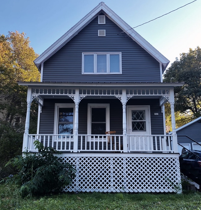 907 Ruby Ave