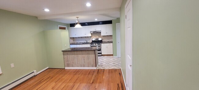 Building Photo - 227 Main St Unit 2fl Apartment