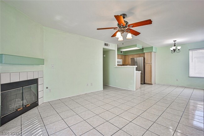 Photo - 4955 S Lindell Rd Unidad 221