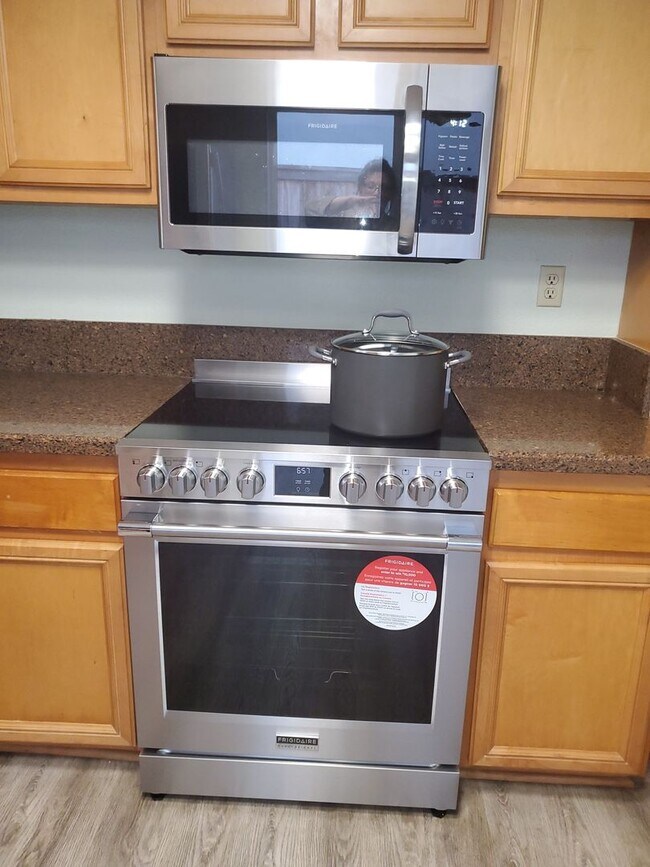 4957 Del Monte Ave Unit 4