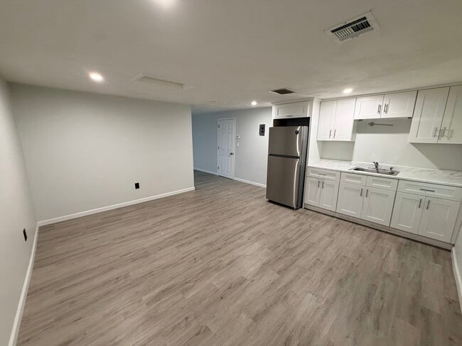 260 Main St Unidad R