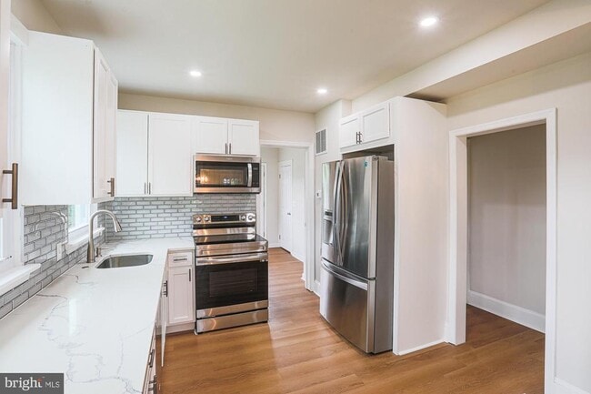 Photo - 6512 Golden Ring Rd